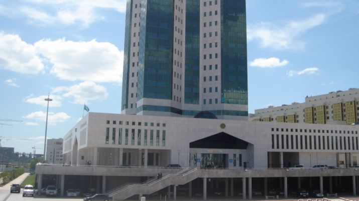 پرەمەر-مينيستر مەن ونىڭ ورىنباسارلارى اراسىندا مىندەتتەر ءبولىندى
