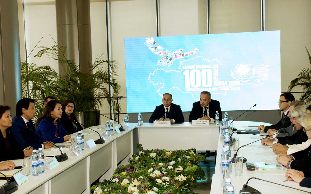 «100 جاڭا ەسىم» جوباسىنا ۇمىتكەرلەر تۋرالى دەرەكتى فيلمدەر تسيكلى تۇسىرىلۋدە