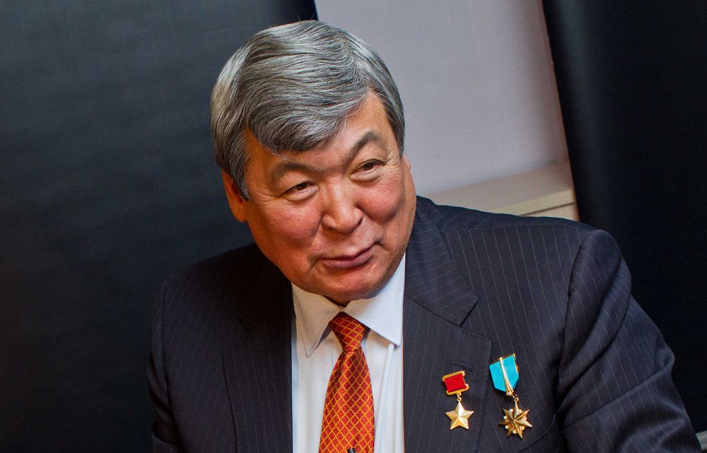 بۇگىن – تۇڭعىش قازاق عارىشقا ۇشقان كۇن