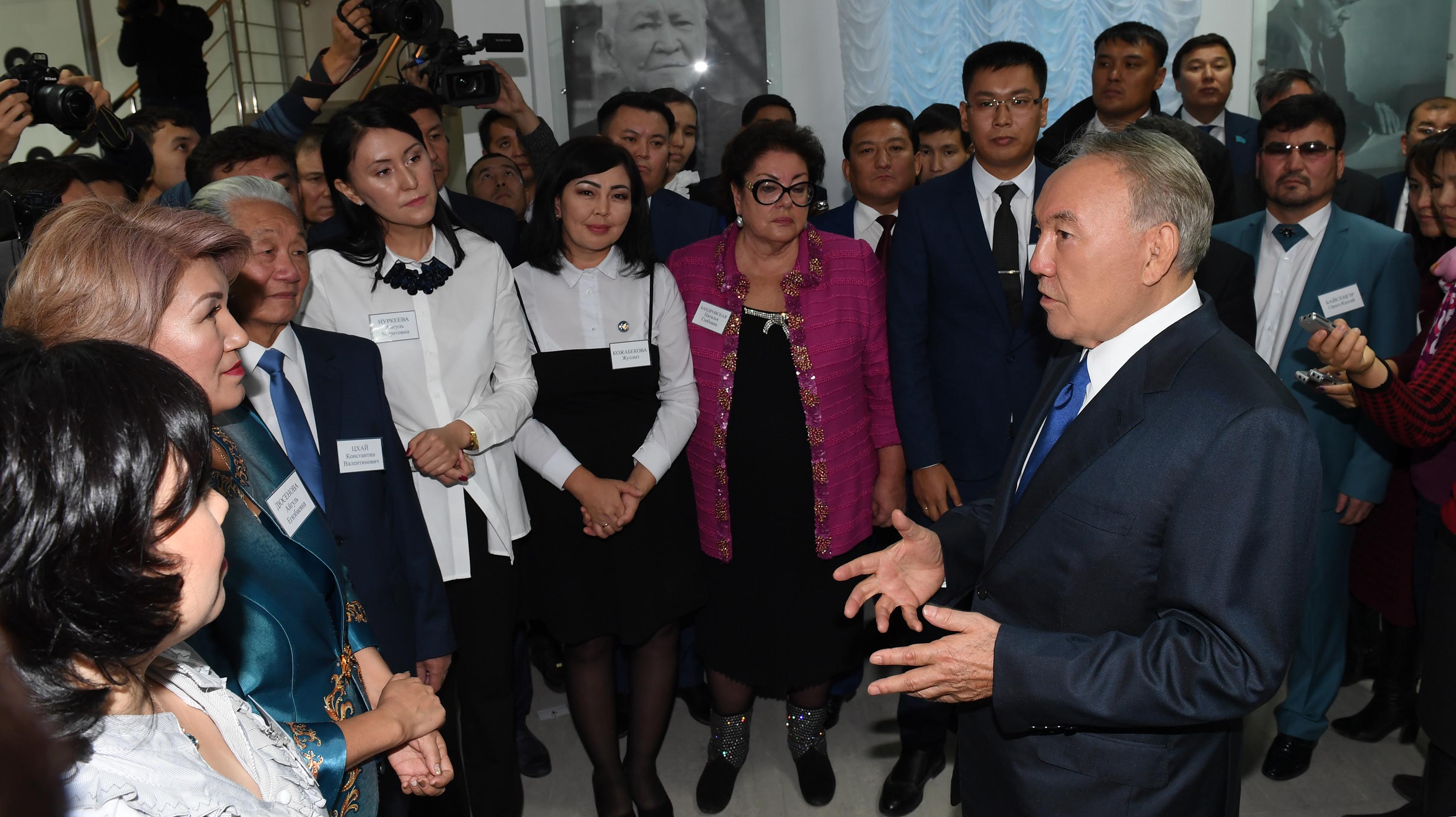 مەملەكەت باسشىسى اقتوبە وبلىسى جۇرتشىلىعىمەن كەزدەستى