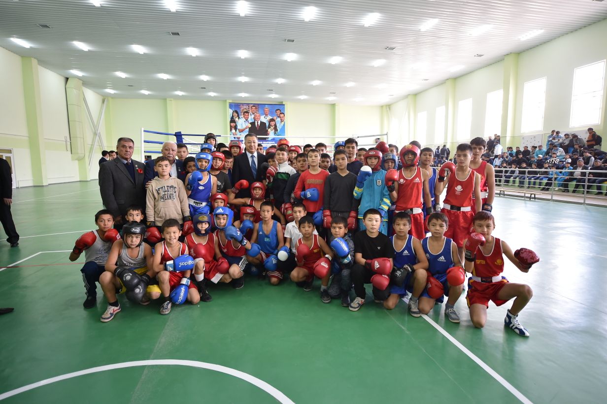 شىمكەنتتە حالىقارالىق تالاپتارعا ساي العاشقى بوكس مەكتەبى پايدالانۋعا بەرىلدى