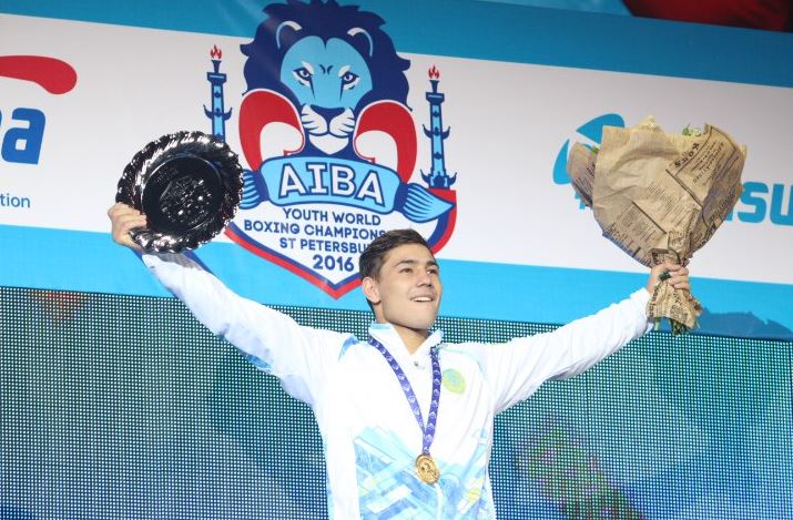 سادريددين احمەدوۆ كاسىپقوي بوكسقا اۋىستى