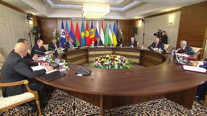 وزبەكستان مەن مولدوۆا پرەزيدەنتتەرى جەەك وتىرىسىنا العاش رەت قاتىسۋدا