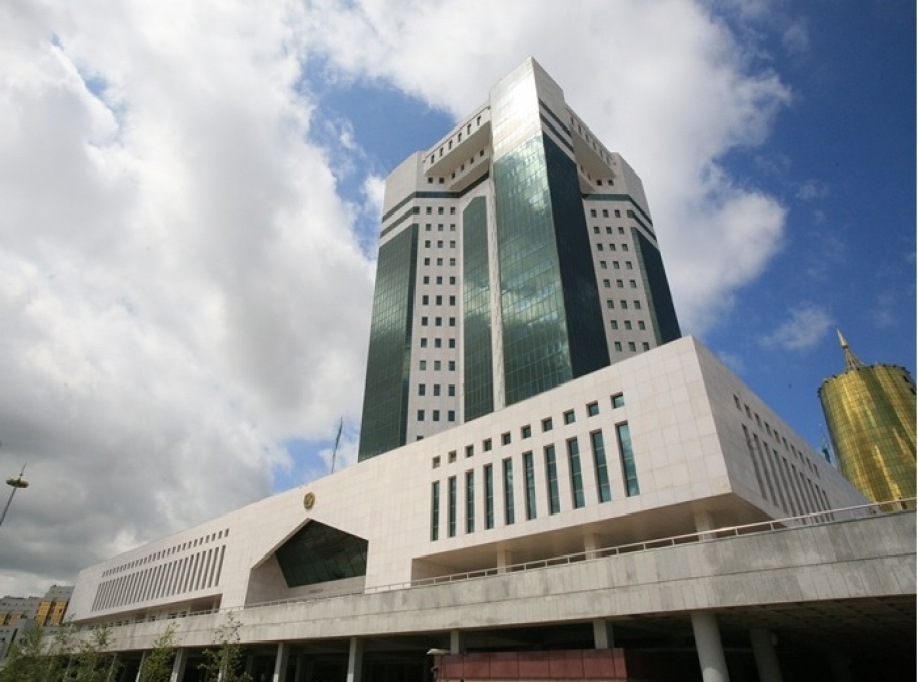 ساعىنتاەۆ مەديتسينا ورتالىقتارىنىڭ باسشىلارىمەن كەزدەستى