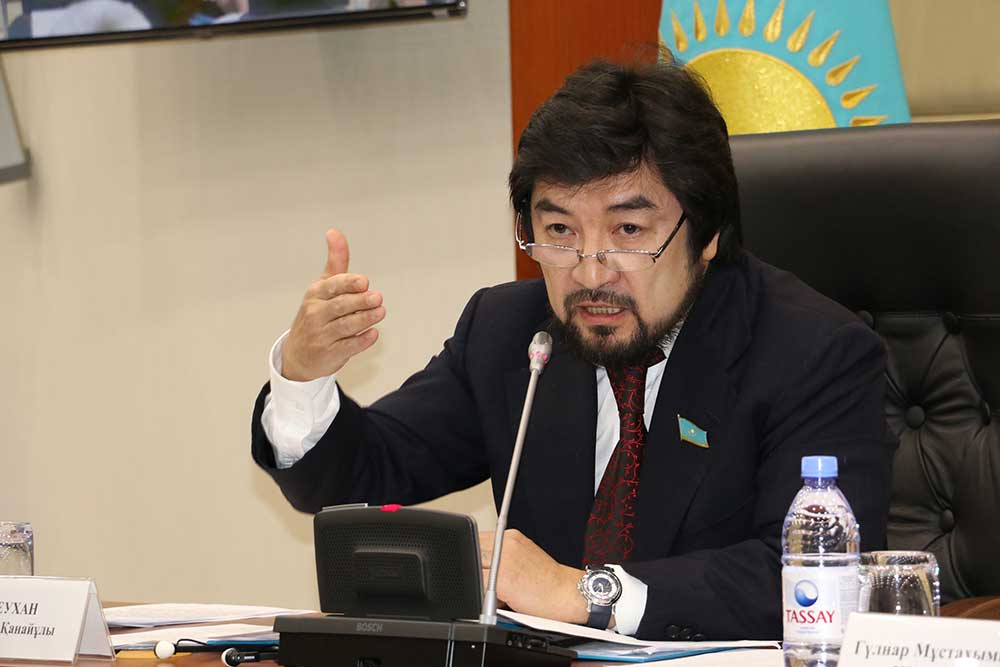 بەكبولات تىلەۋحان: ديگرافتان تولىق باس تارتۋدىڭ قاجەتi جوق