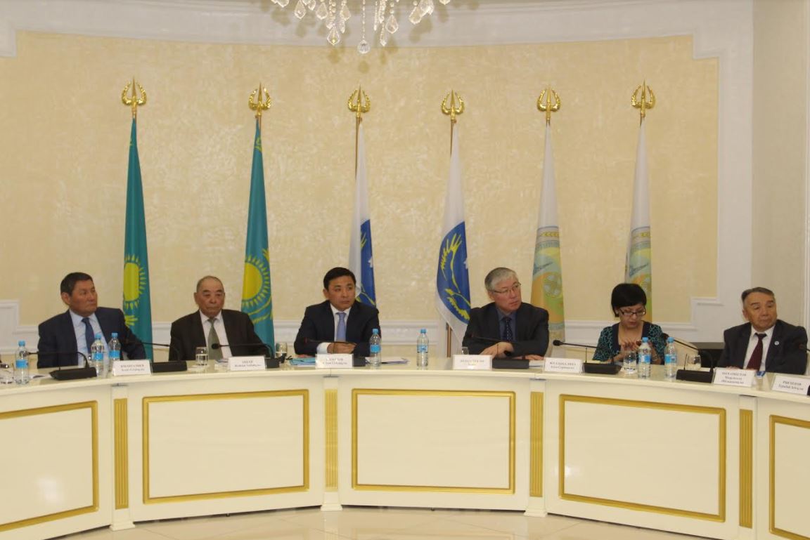 ورالدا ساراپشىلار كەزدەسۋى ءوتتى