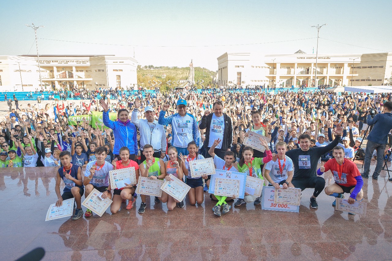 شىمكەنتتە 5 مىڭ ادامنىڭ قاتىسۋىمەن مارافون ءوتتى
