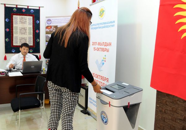 قىرعىزستان پرەزيدەنتىن سايلاۋدا 1 ميلليوننان استام سايلاۋشى داۋىس بەردى