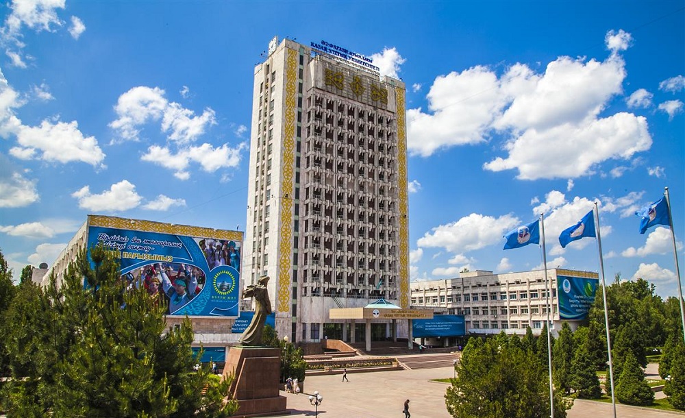 قازۇۋ-دا عالىم سۇلتان سارتاەۆتىڭ 90 جىلدىعىنا ارنالعان كونفەرەنتسيا ءوتتى