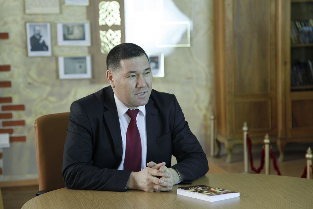 زيابەك قابىلدينوۆ: جاستار تاريحتان تاعىلىم الۋعا ءتيىس