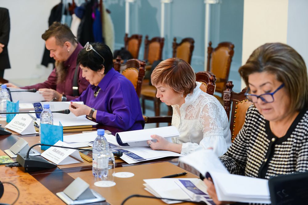 «التىن جۇرەك» سىيلىعىنا بيىل 450 ءوتىنىش ءتۇستى