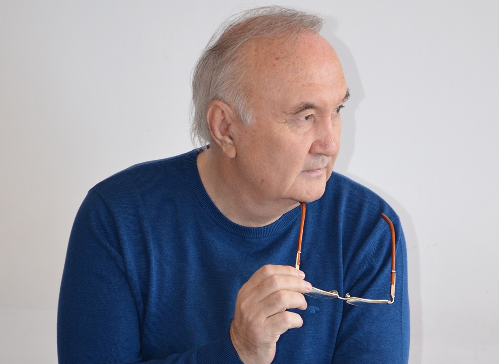 ەسەنعالي راۋشانوۆ: ولەڭ تۋعان اناڭداي قادىرلى بولۋى كەرەك