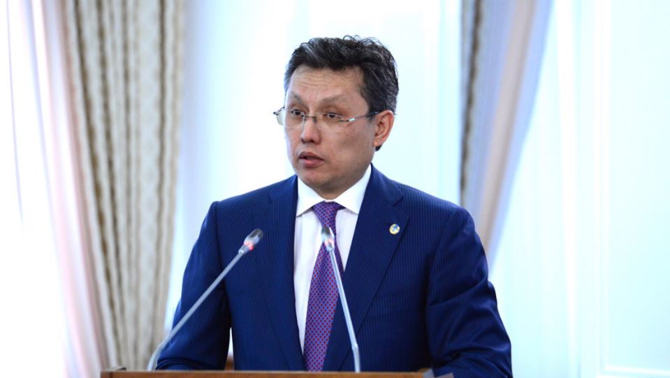 بيىل مەملەكەتتىك مەنشىكتەگى 300-گە جۋىق نىسان جەكەشەلەندىرىلدى — ب. سۇلتانوۆ