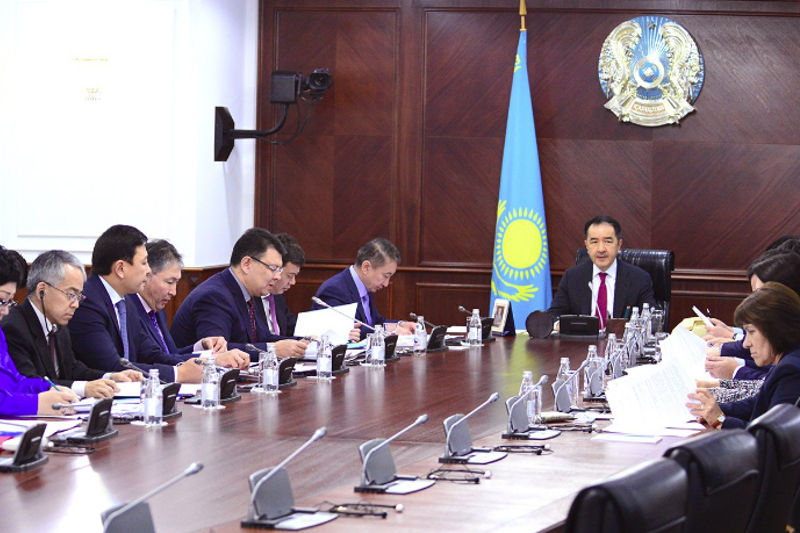 ساعىنتاەۆ «جاسىل ەكونوميكاعا» كوشۋ جونىندەگى كەڭەستىڭ كەزەكتەن تىس وتىرىسىن وتكىزدى