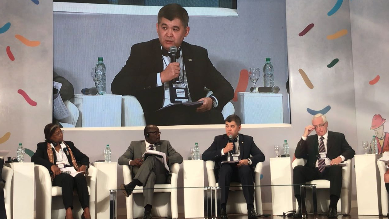 ەلجان ءبىرتانوۆ ددۇ-نىڭ ۋرۋگۆايداعى عالامدىق كونفەرەنتسياسىندا بايانداما جاسادى