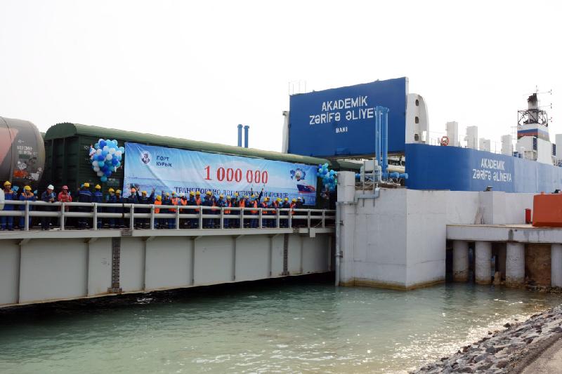 قۇرىق پورتىنان باكۋگە ميلليون توننا جۇك جونەلتىلدى