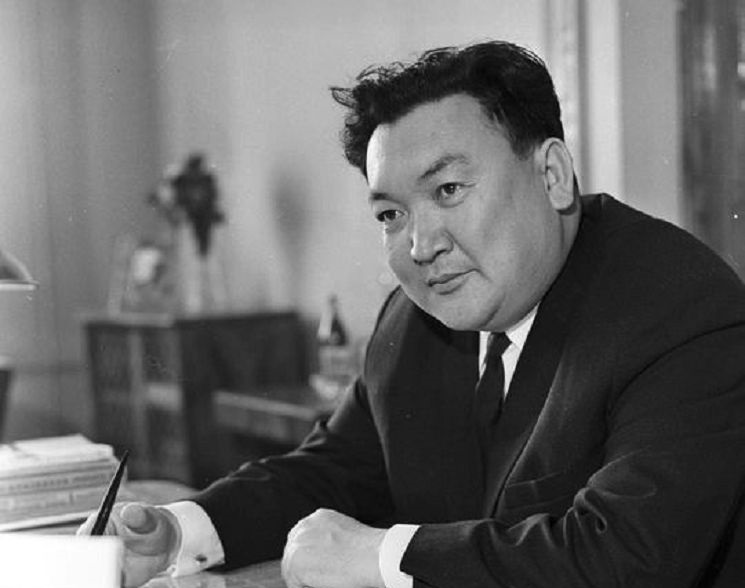 شاحماردان ەسەنوۆتىڭ تۋعانىنا 90 جىل