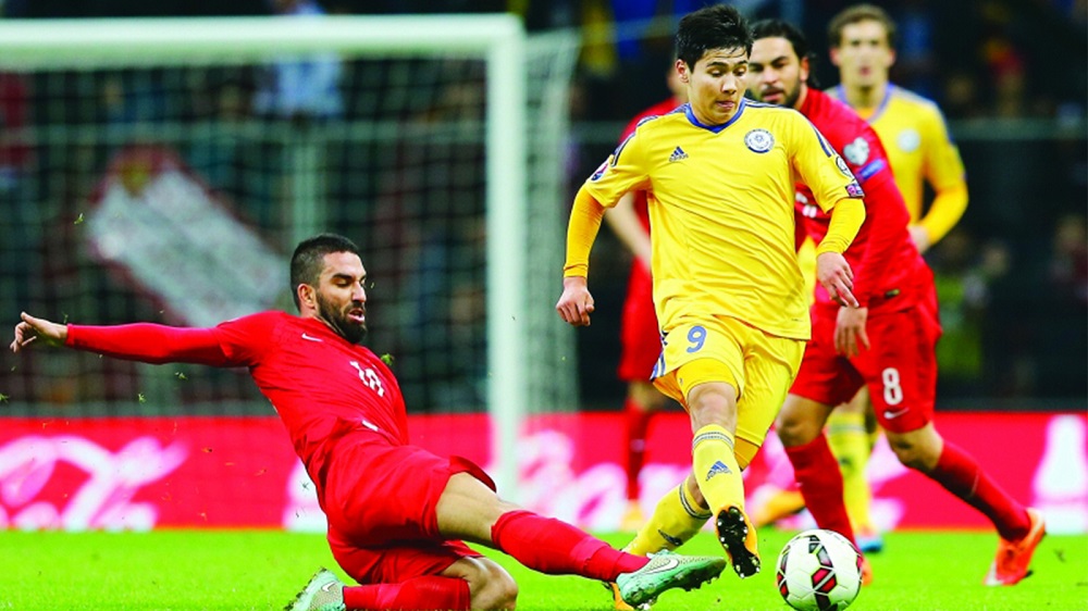 قازاق ۇلانى دوپ تەبە الماي ءجۇر. نەگە؟