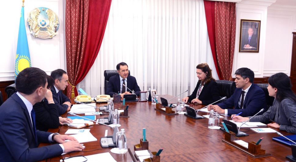 ساعىنتاەۆ دۇنيەجۇزىلىك ۇيىمىنىڭ باس ديرەكتورىمەن كەزدەستى