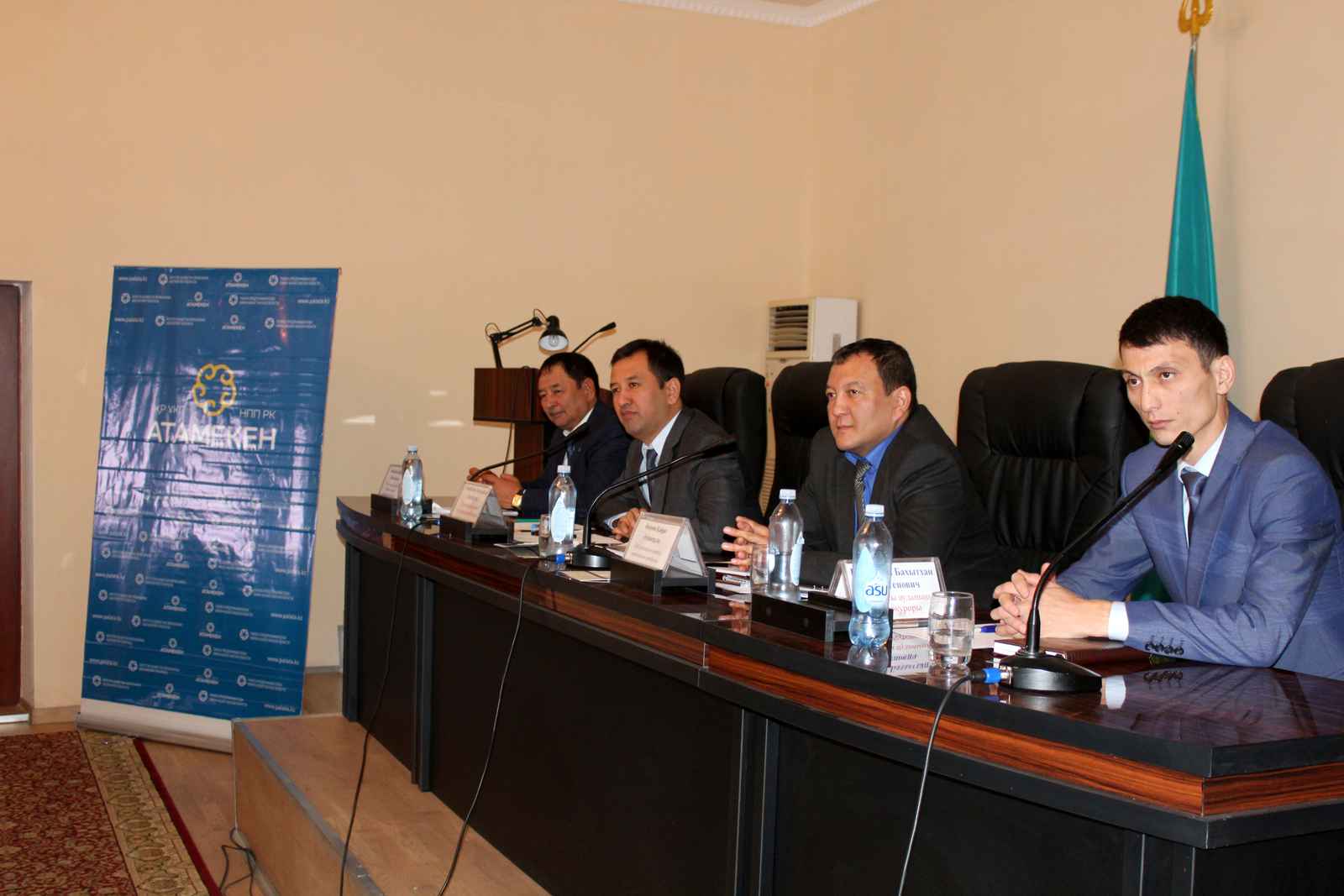 كاسىپكەرلەر پالاتاسى ەسەپ بەردى