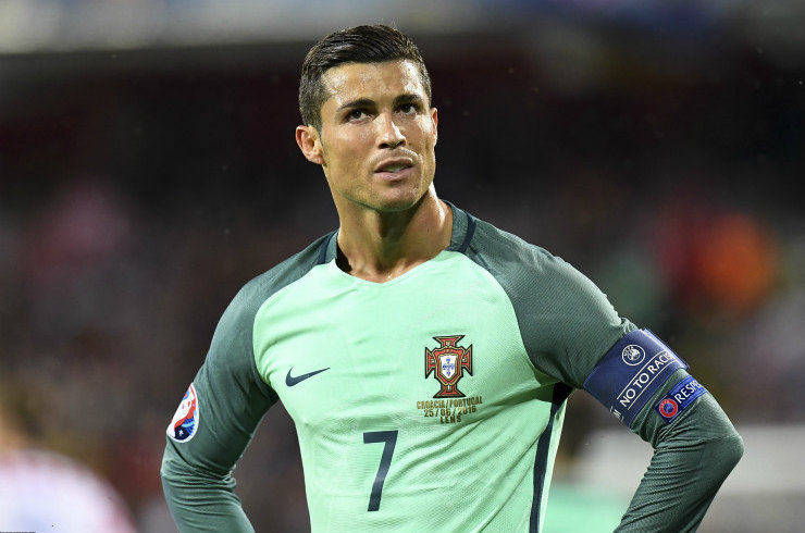 رونالدۋ جىلدىڭ ەڭ ۇزدىك فۋتبولشىسى اتاندى