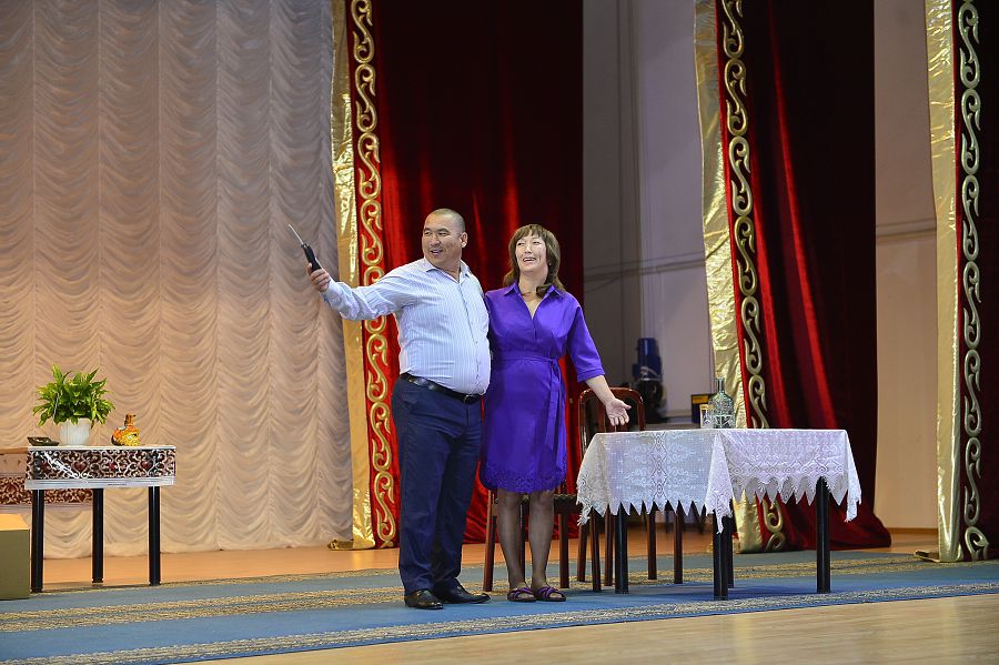 «شىنايى شىمىلدىق» ساحنا ءسانىن كەلتىردى