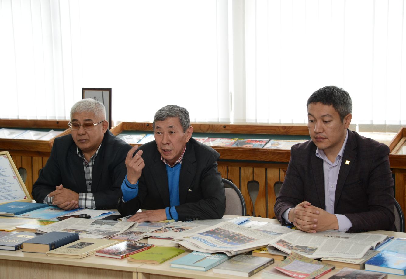  «ەگەمەن» وكىلدەرى مەكتەپ مۇعالىمدەرىمەن كەزدەستى