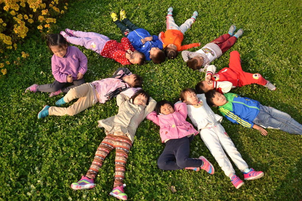 «اتا, مەن قاي تىلدە سويلەپ تۇرمىن؟..»