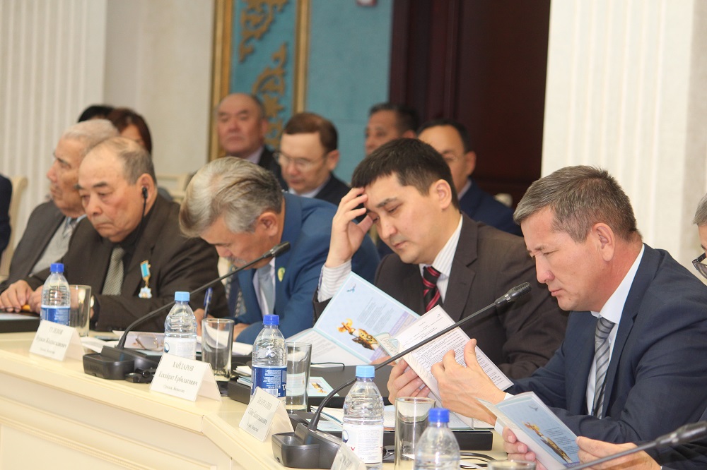 الاش تاريحى حالىقارالىق دەڭگەيدە تالقىلاندى