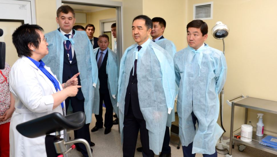 ساعىنتاەۆ الماتىدا رەپرودۋكتيۆتى مەديتسينا ينستيتۋتىنىڭ ورتالىعىندا بولدى