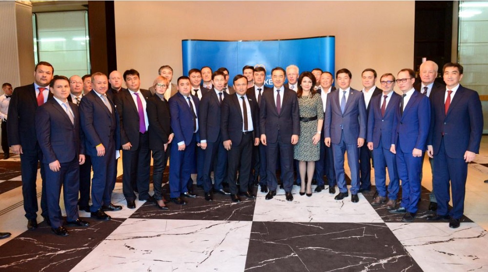 ساعىنتاەۆ الماتى كاسىپكەرلەرىمەن قالانىڭ بيزنەس ورتاسىن دامىتۋدىڭ باعىتتارىن تالقىلادى