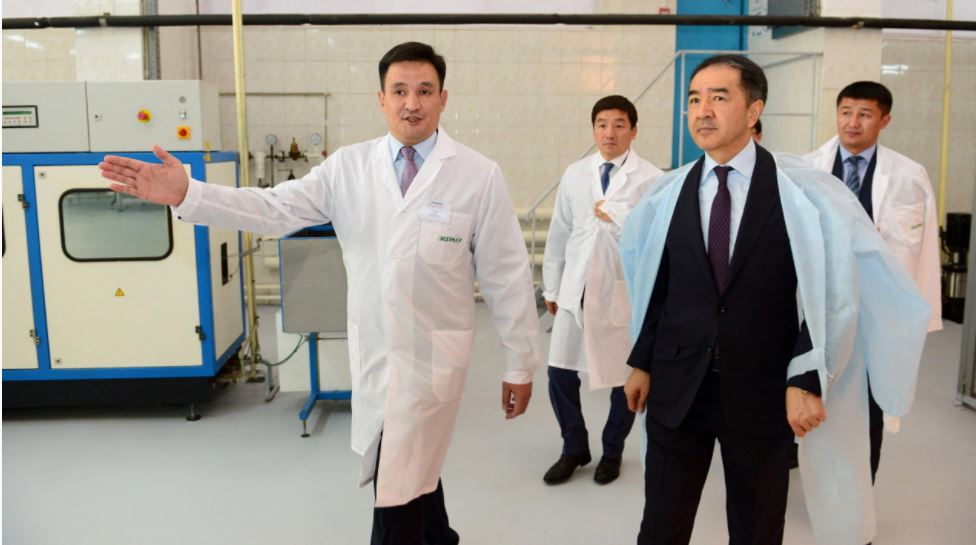 پرەمەر-مينيستر الماتى قالاسىنداعى شوب-ءتىڭ ءىرى نىساندارىنىڭ قىزمەتىمەن تانىستى