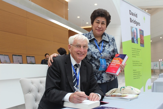 «نازارباەۆ زياتكەرلىك مەكتەپتەرىنىڭ» باسشىسى قازىرگى بالالاردىڭ قالاي وزگەرگەنىن ايتىپ بەردى