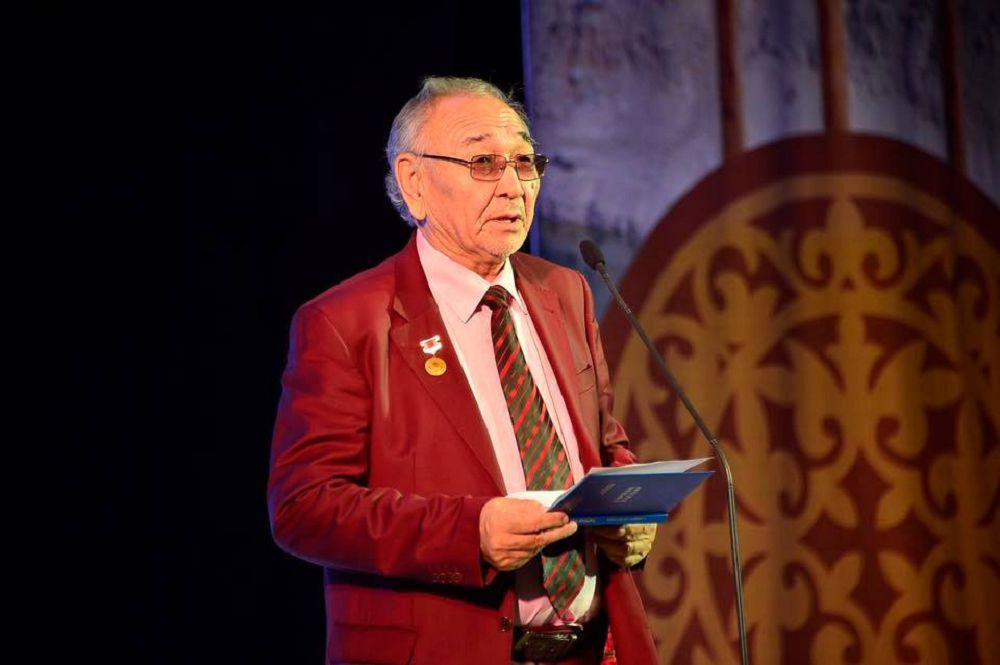 اتىراۋدا اقىن قويشىعۇل جىلقىشيەۆتىڭ شىعارماشىلىق كەشى ءوتتى