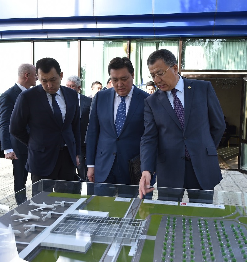 اسقار مامين وڭتۇستىك قازاقستانعا جۇمىس ساپارىمەن باردى