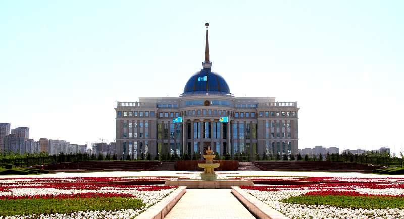 ەۆرەي قاۋىمىنىڭ وكىلىمەن كەزدەستى