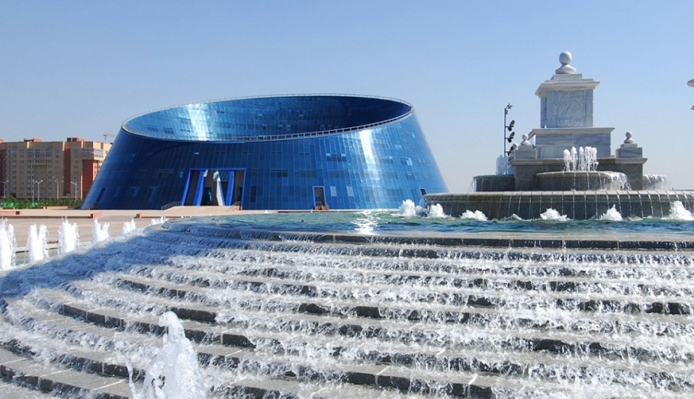 قازاق ۇلتتىق ونەر ۋنيۆەرسيەتەتى ستۋدەنتتەردى قابىلداۋ كەشىن وتكىزدى