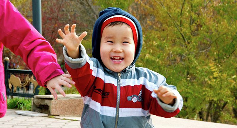 نۇرعالي وراز. بالا كەزدەگى وكىنىش