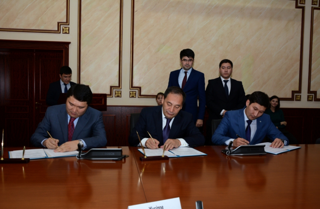 جاڭاوزەندە «بيزنەس كاپيتال» جوباسىنىڭ تۇساۋى كەسىلدى