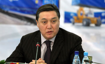 اسقار مامين جۇمىس ساپارىمەن وڭتۇستىككە كەلدى