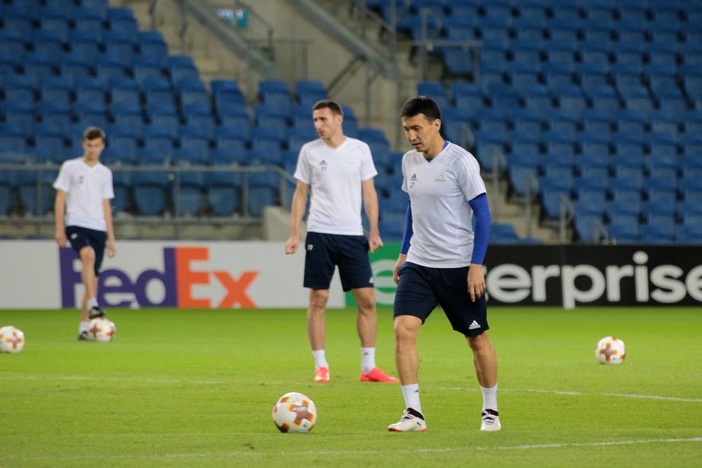 «استانا» فۋتبول كومانداسى اشىق جاتتىعۋ جيىنىن وتكىزدى (فوتورەپورتاج)