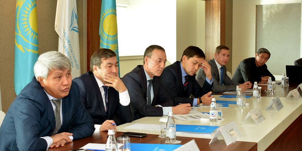 استانادا «جاڭا ءالىپبي – جاڭعىرۋ جولى» اتتى دوڭگەلەك ۇستەل ءوتتى