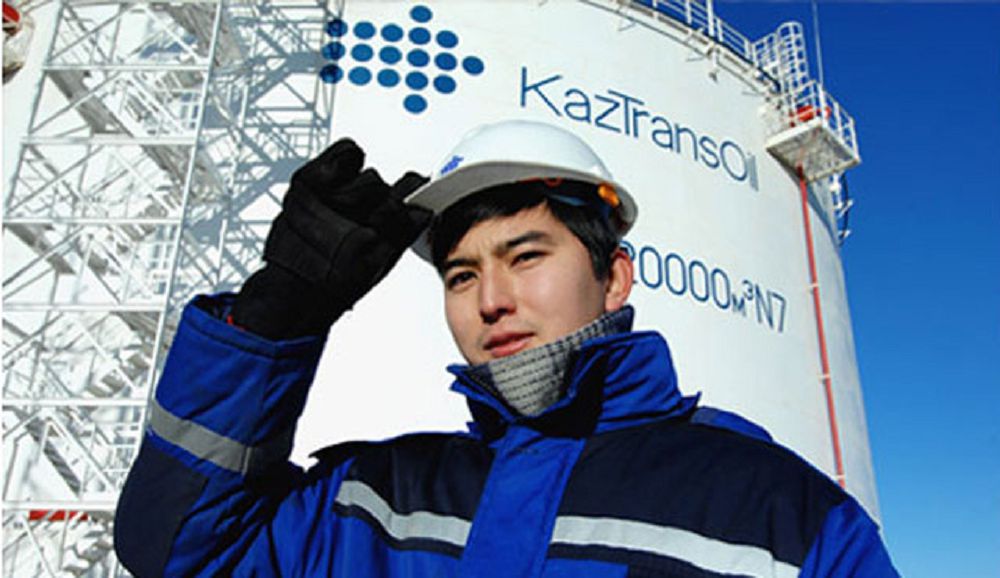 «قاز­ترانسويل»-عا 20 جىل: بولات قۇبىر بويىمەن 815 ملن توننا مۇناي تاسىمالداندى 