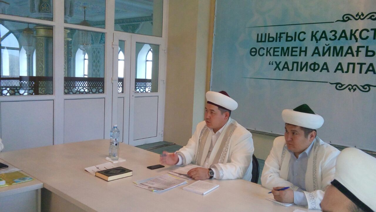 ون ءبىر يمامعا قارجىلاي كومەك كورسەتتى