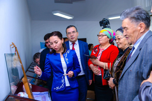 «ادامزاتتىڭ ابايى» كورمەسى اقتوبە مەن اتىراۋدى ارالاپ كەلدى