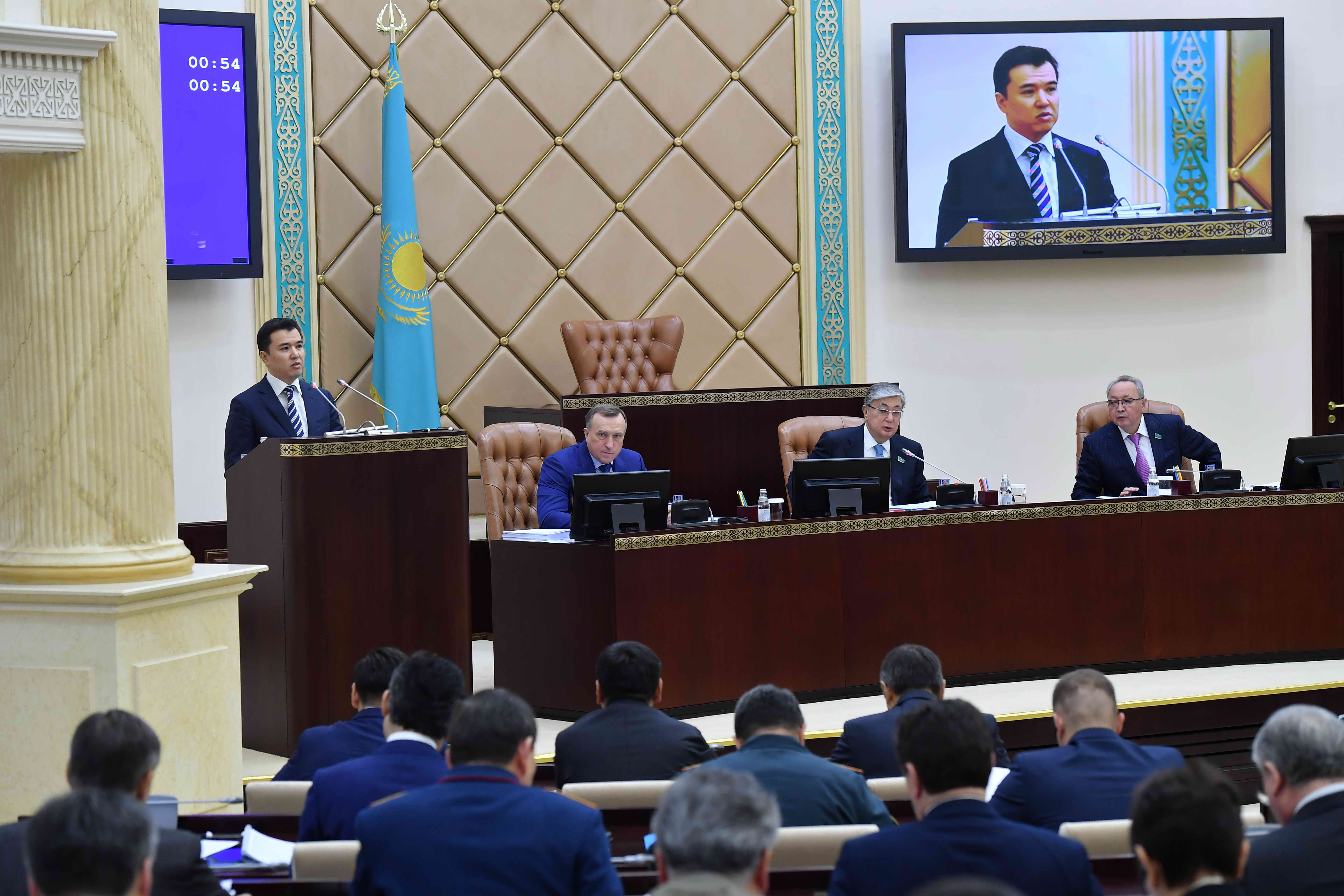 سەنات «2017-2019 جىلدارعا ارنالعان رەسپۋبليكالىق بيۋدجەت تۋرالى» زاڭعا تۇزەتۋلەردى قارادى