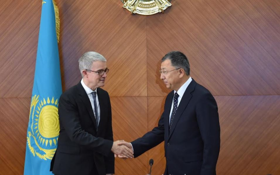 وقو اكىمى فرانتسيانىڭ قازاقستانداعى ەلشىسىمەن كەزدەستى