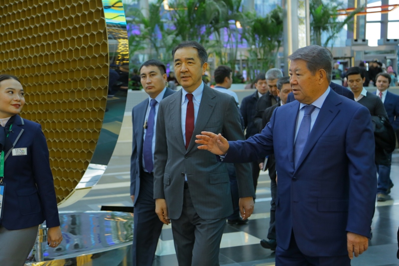 باقىتجان ساعىنتاەۆ "نۇر الەمدى" ارالادى