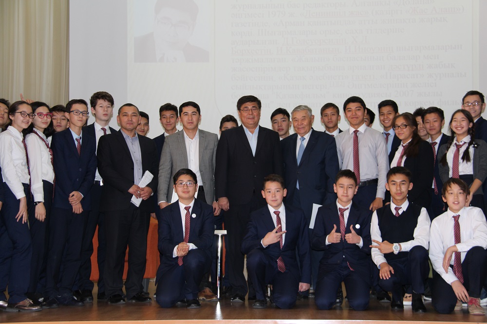 «ەگەمەندىكتەر» الماتىداعى نازارباەۆ زياتكەرلىك مەكتەبىنىڭ ۇجىمىمەن كەزدەستى
