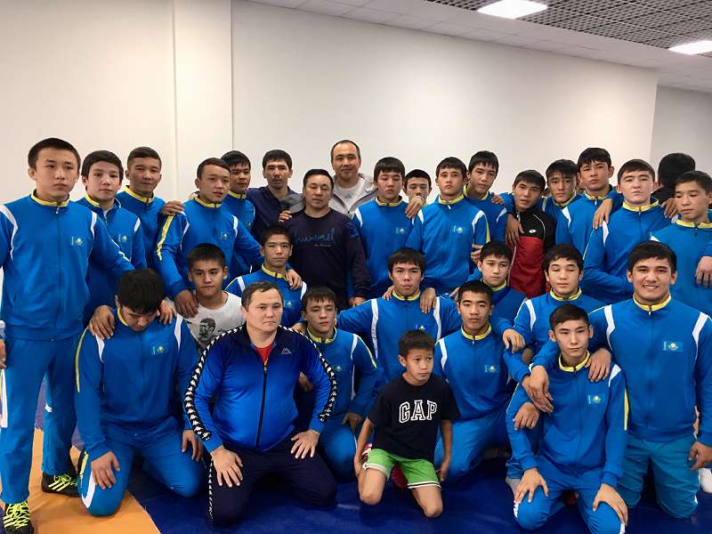 چەمپيوندار شەبەرلىك ساباعىن وتكىزدى